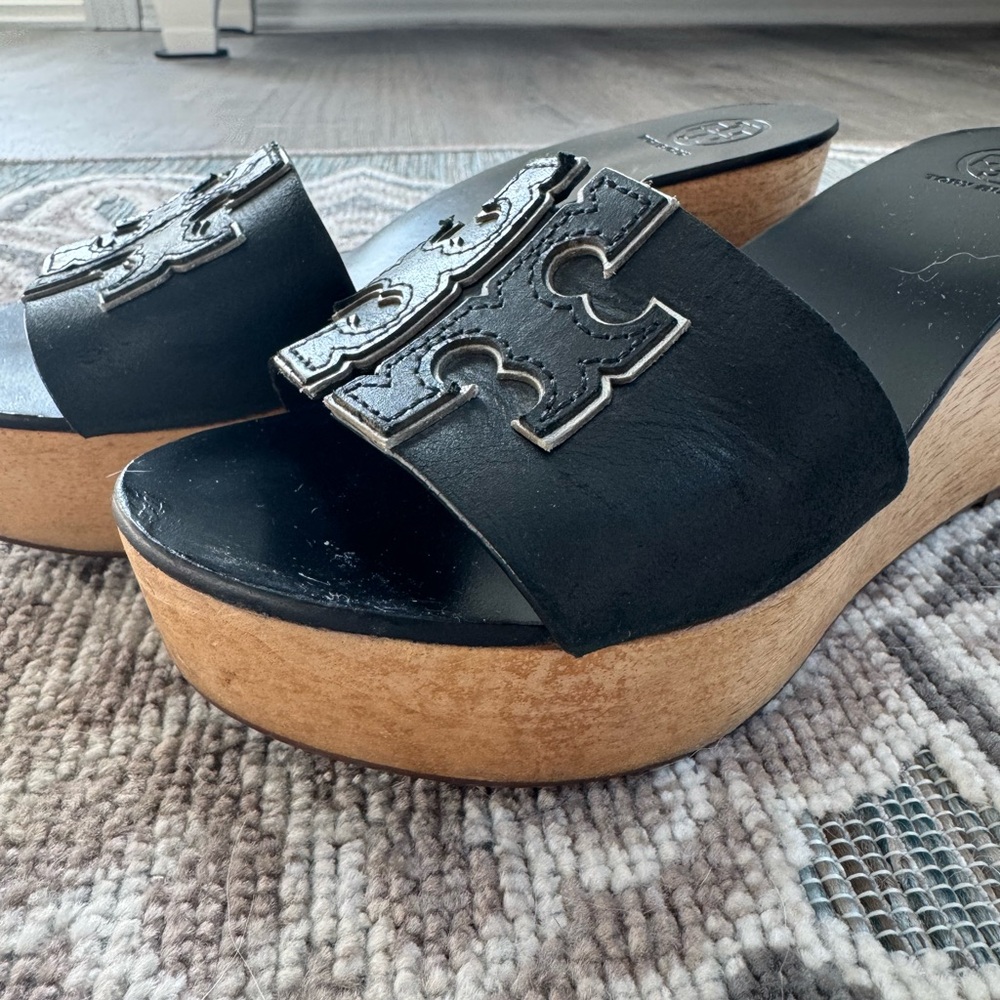Tory Burch Ines Wedge Black Sandals Size 6M
